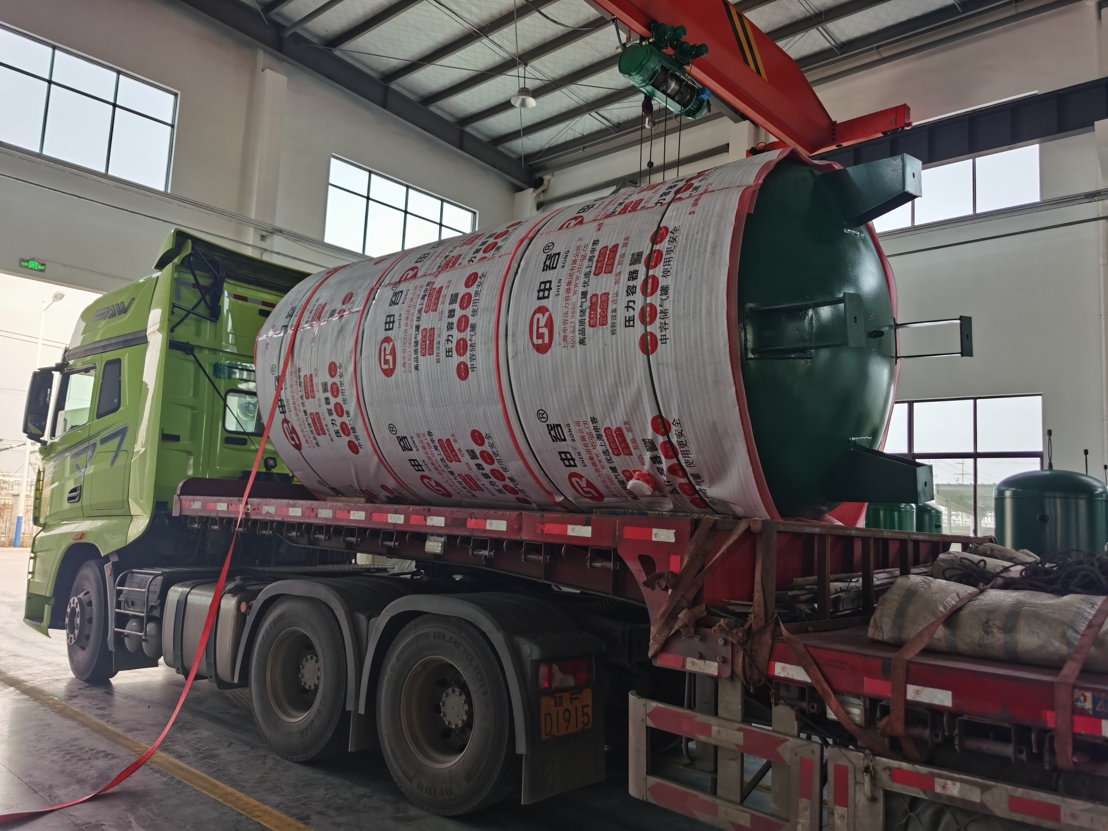 申容儲氣罐出貨現場 申容儲氣罐出貨現場