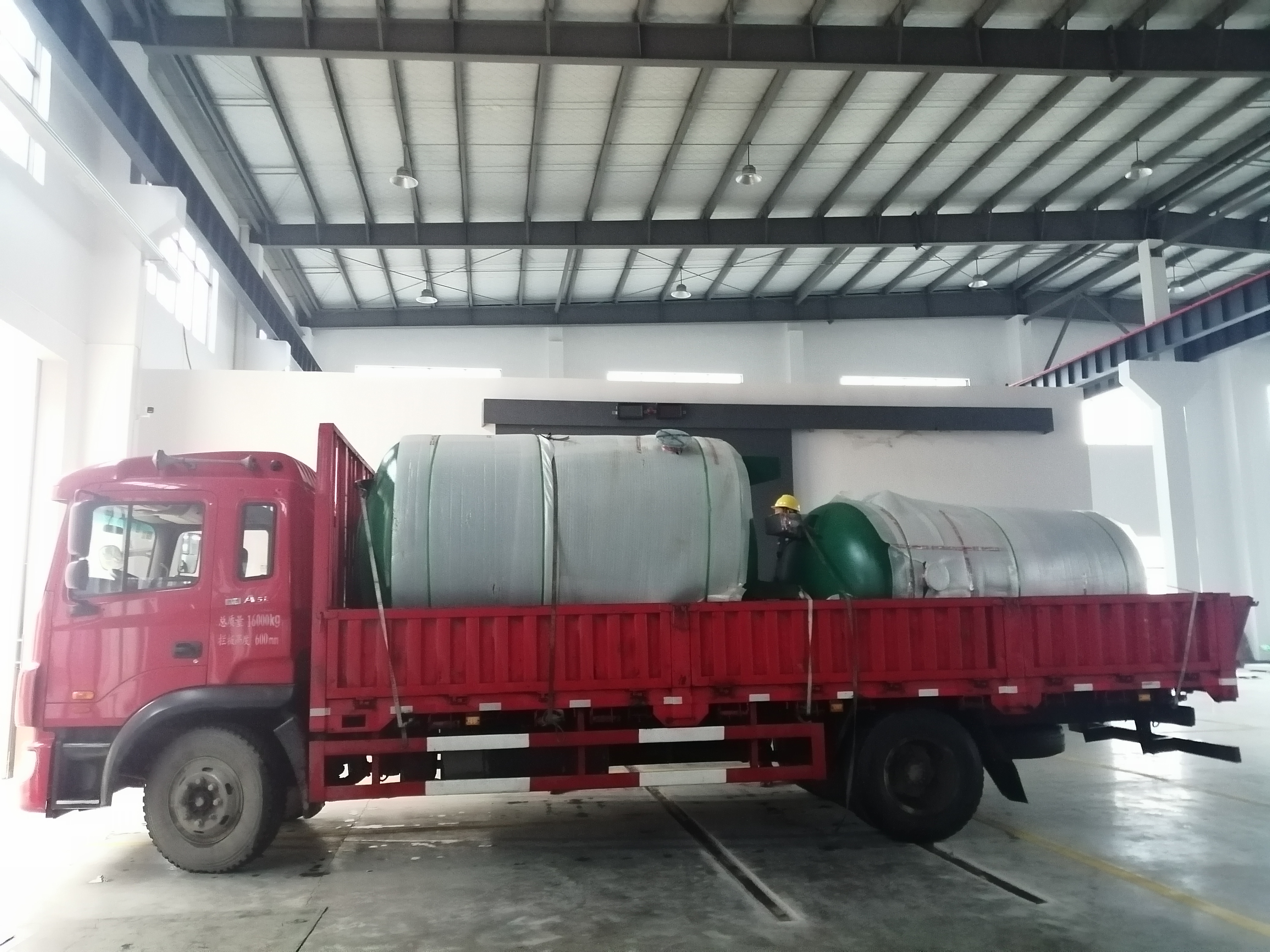 申容儲氣罐出貨現(xiàn)場 申容儲氣罐出貨現(xiàn)場