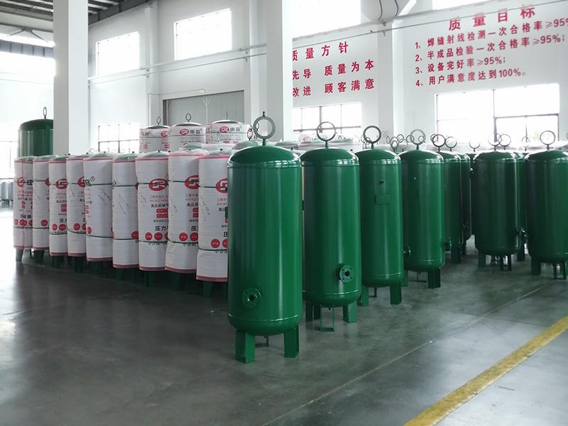 儲氣罐倉庫待打包區(qū)域 儲氣罐倉庫待打包區(qū)域