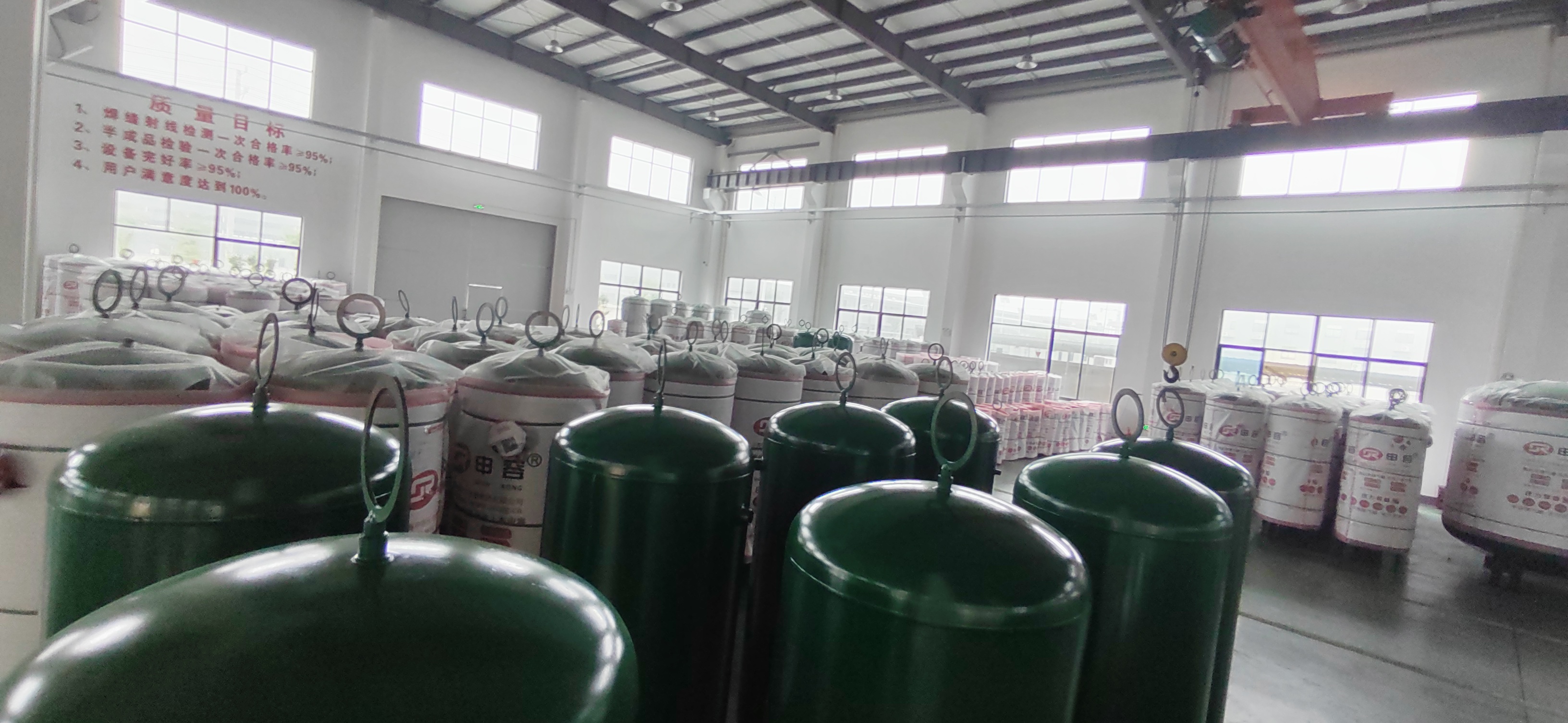 上海申容儲氣罐倉庫 上海申容儲氣罐倉庫